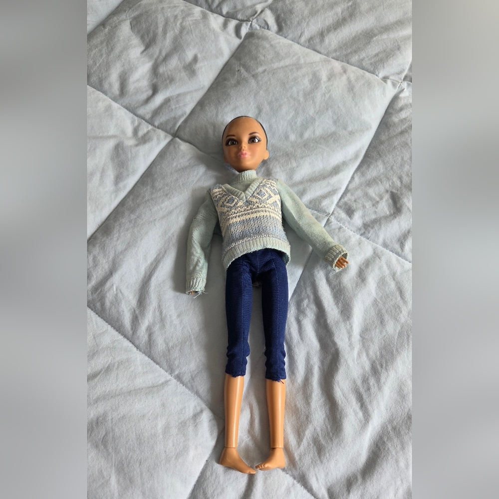 Spin Master Liv Doll in Light Mint Sweater and Navy Leggings